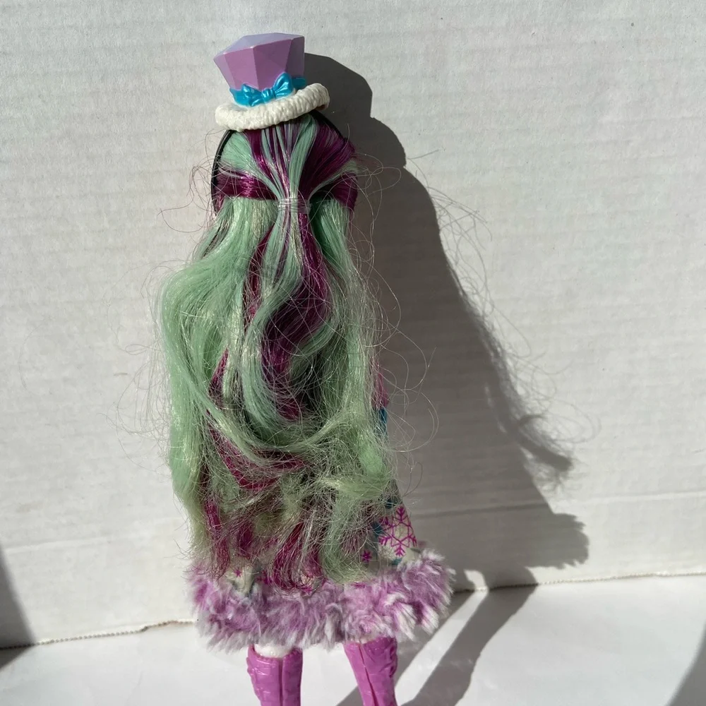 Ever after doll epic winter Madeline hatter with Purple and Pink Outfit - Picture 4 of 4